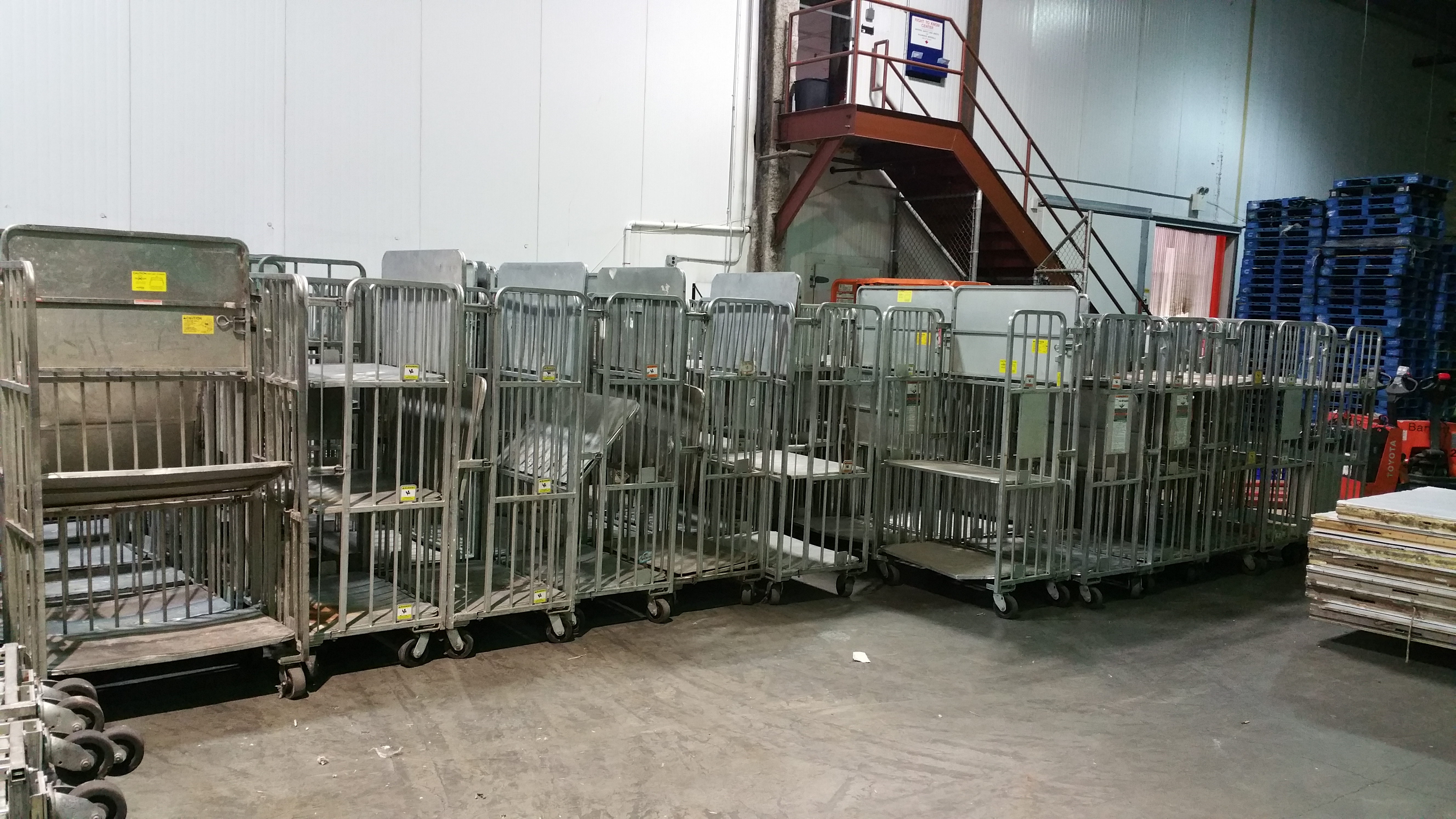 { Group of lots 1237B (P) } Cannon 3Tier Adjustable Bossy Carts