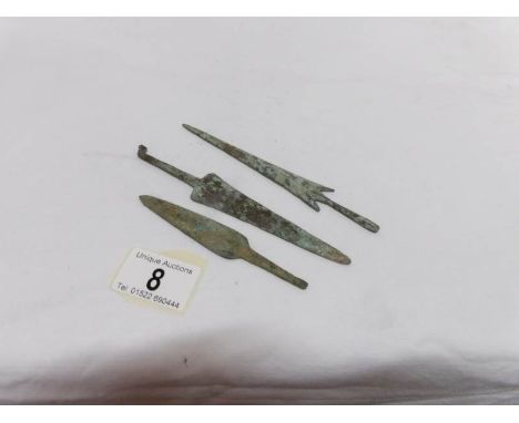 3 antique spear/arrow heads