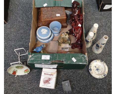 Box of assorted items to include: Purbeck ceramics cruet set, a bag of keys and key rings, two carved wooden oriental figures