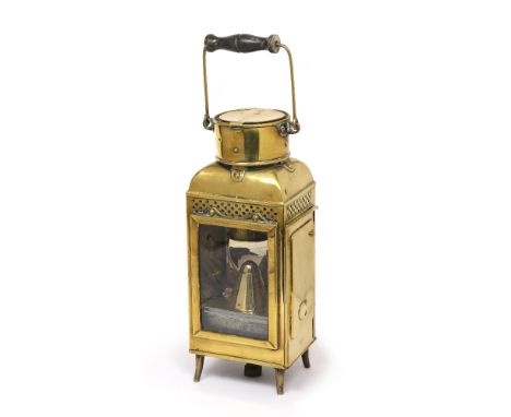 A BRASS FIRST WORLD WAR ELI GRIFFITHS &amp; SONS KEROSENE LANTERN, with turned ebonised handle, stamped 'Eli Griffiths &amp; 