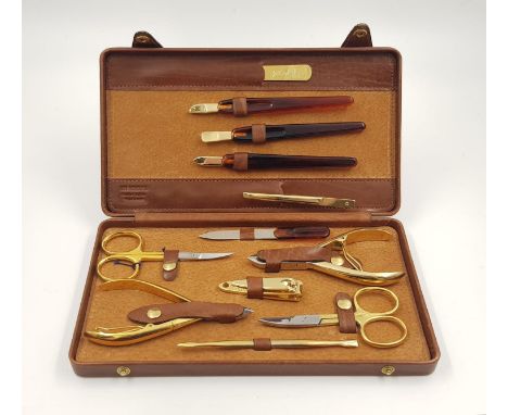 A Vintage Sir Rondo's Italian Eleven Piece Manicure Set. Excellent condition. Comes in a leather carry case. 