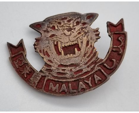 WW2 Malayan Peoples Anti-Japanese Army Cap Badge. Worn by Chinese speaking Canadian S.O.Eoperatives who were recruited to tra
