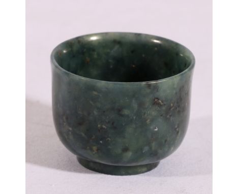 Mottled green jade small cup or bowl with slightly bulbous body, 48mm x 37mm