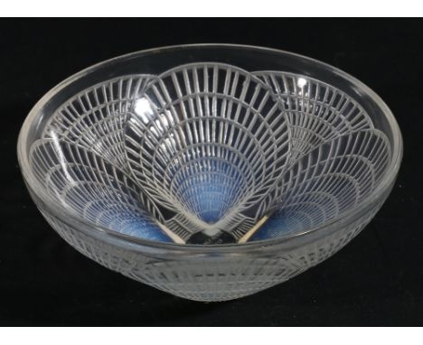 Lalique coquilles bowl with shell pattern, marked to base R LALIQUE FRANCE NO3203, 16cm diameter CONDITION REPORT: Lots of li