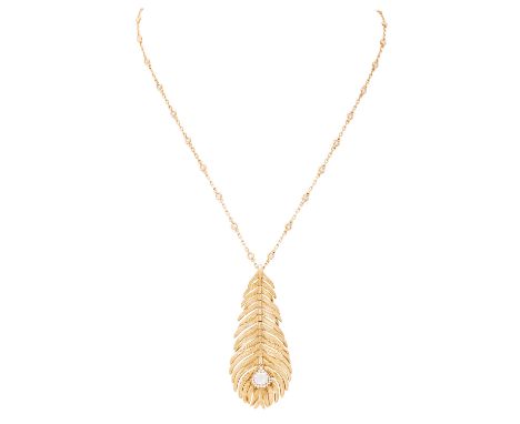 BOUCHERON Anhänger "Plume de Paon" mit Diamanten, davon 1 Diamant im Rosenschliff von ca. 0,47 ct, umgeben von kleinen Brilla