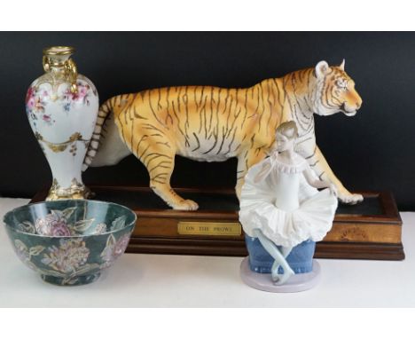 Group of mixed ceramics to include a Franklin Mint ' Tiger on the Prowl ' figure with wooden stand (tiger approx 55cm long), 