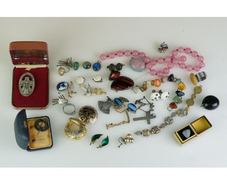 A small collection of vintage jewellery to include a pair of David Anderson silver and enamel earrings. 