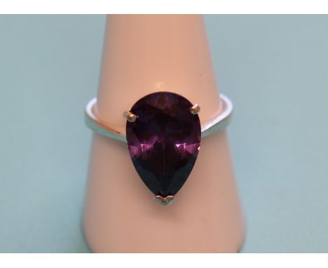 Silver &amp; amethyst ring (Size: R)