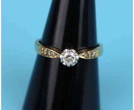 Gold diamond solitaire ring with diamond set shoulders (Size: O)
