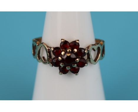Gold garnet cluster rings (Size: K½)