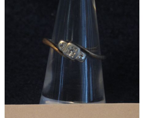 Three stone Art Deco diamond ring set in 9ct gold.(B.P. 24% incl. VAT)