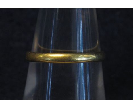 22ct gold wedding ring.(B.P. 24% incl. VAT) CONDITION REPORT: Weight 2g