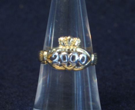 9ct gold commemorative ring, year 2000. (B.P. 24% incl. VAT) CONDITION REPORT: Weight - 3.1g