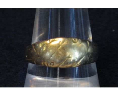 18ct gold ring, approx. weight: 5.8g. Cut.(B.P. 24% incl. VAT)