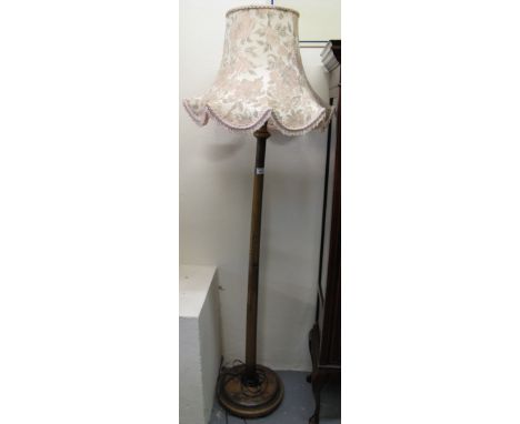 Chinoiserie decorated and gilded standard lamp with shade. (B.P. 24% incl. VAT)