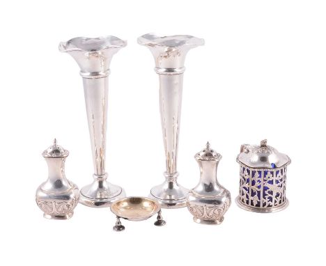 Silver drum mustard, Carrington &amp; Co., London 1927, bird finial, pierced sides, engraved with birds and leaves, blue glas