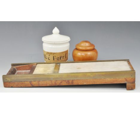 Pharmacist's pill roller, stone drug jar and a wooden pill silver-er (3).
