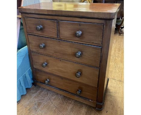 A mahogany chest, having two short and three long drawers, 94 cm wide