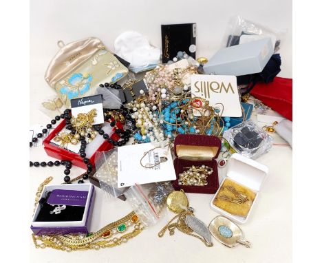 Assorted costume jewellery