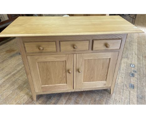 A light oak display cabinet, 163 cm wide, a matching sideboard and two side cabinets (4)