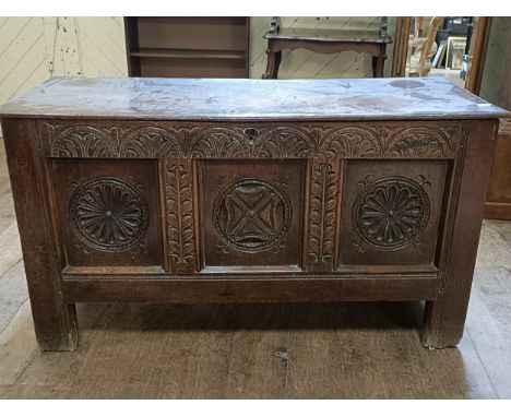 An oak coffer, 122 cm wide