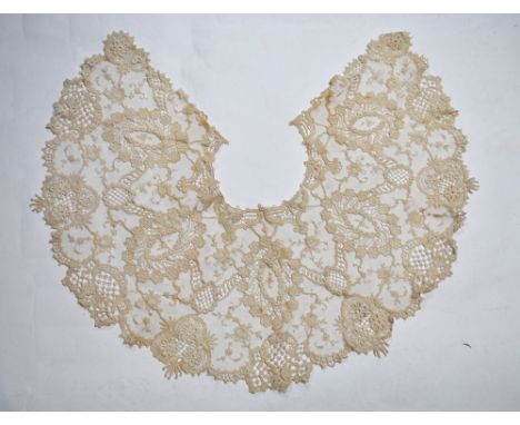 A late 19th century lace collar with floral sprays and roundels, 163 cm (outside edge) x 29 cm wide, a set of Maltese lace do