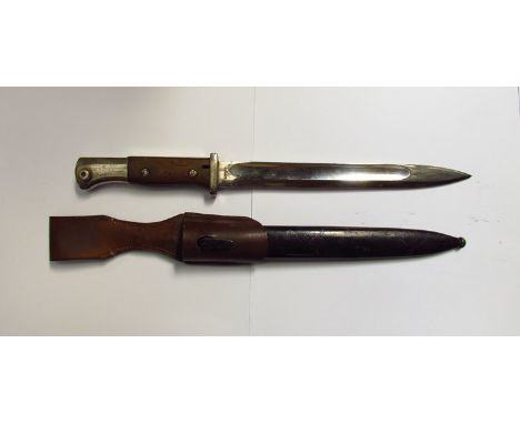 A WWI German Mauser bayonet Seitengewehr 84/98 by Erfurt, dated 1915 with all steel scabbard and brown leather frog 