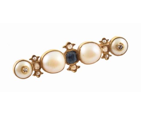 Victorian pearl, sapphire and diamond bar brooch, comprising 4 half pearls in yellow gold bezel setting, square cut sapphire 
