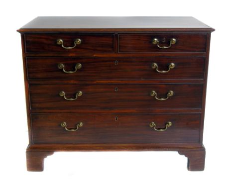 George III mahogany chest of two short and three long drawers, rectangular top with ogee mould, each drawer with brass bail h