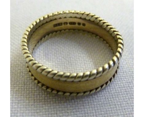 9ct yellow and white gold ring, size K
