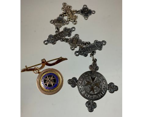 A 9ct gold enamelled St Johns Ambulance pendant brooch, R Wraithmell, Birmingham 1938, 6.6g gross, other silver year bars 192