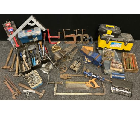 Tools - Woodworking etc - a large Record brand No. 84 bench mountable vice, 37cm long x 18cm wide x 20.5cm high, and another,