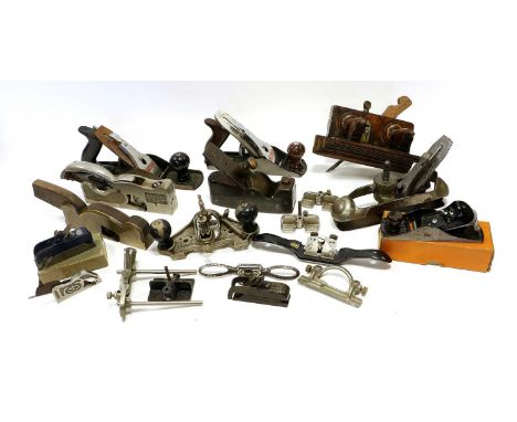 Woodworking Planes including Stanley Victor No.20 Compass plane; rosewood fill with Ward steel; Bailey No.5 and .4; Record No
