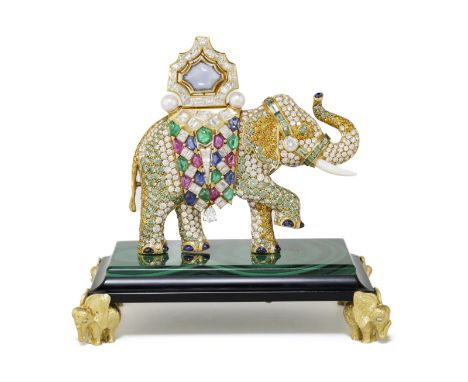 Brooch featuring an elephant&nbsp;18K gold entirely set with colourless and coloured diamonds, the tusk made of ivory, the ho