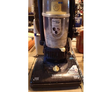 A plug-in 1600w Samsung vacuum cleaner with attachments. Not available for in-house P&amp;P, contact Paul O'Hea at Mailboxes 