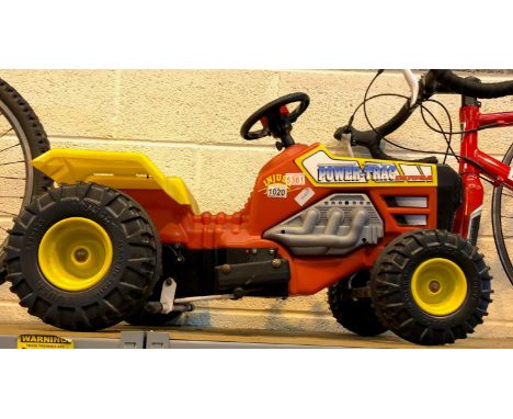 Childs electric 6v tractor toy. Not available for in-house P&amp;P, contact Paul O'Hea at Mailboxes on 01925 659133 