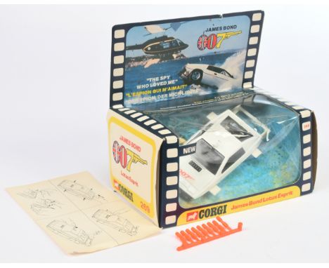 Corgi 269 James Bond Lotus Esprit, taken from the movie "The Spy Who Loved Me", White, black with "007" bonnet label, conditi