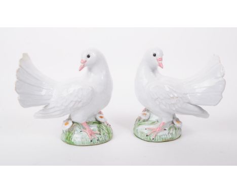 Brenda Dennis - Two late 20th century ceramic studio art pottery fantail pigeons / doves. Hand modeled and painted, signed to