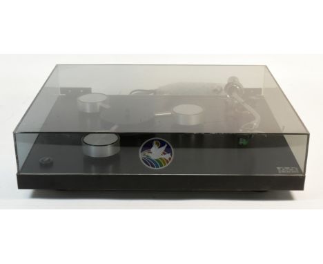 REGA - Planet - Late 20th century British turntable vinyl record player, serial number 11894, type number FA 9159. With a Lus