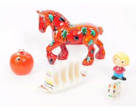 A vintage mid 20th century Anita Harris Pottery ceramic horse, alongside other ceramic pieces. The collection to include an A