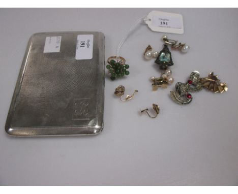 A silver pocket cigarette case (6ozt) and a collection of jewellery including a gold fan brooch, a cluster ring stamped '14K'