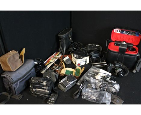 CAMERAS AND BINOCULARS - a Pentax P30 with manual and assortment of lenses in leather carry case (possibly original - good fi