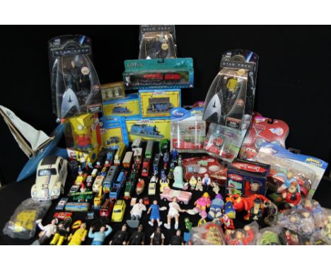 COLLECTORS TOYS - TV RELATED - A selection of television related toys to include 3 Star Trek playmates figures in original bl