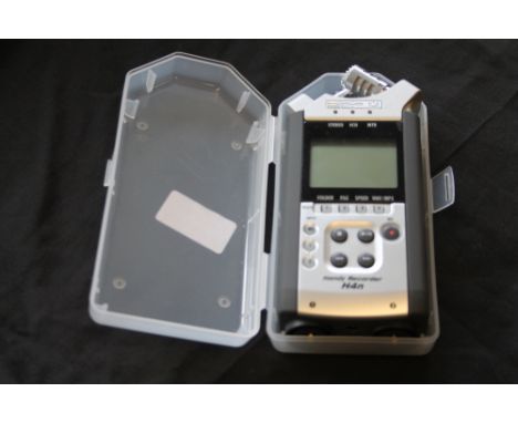RECORDER - ZOOM - A H4n Zoom handheld recorder