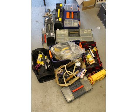 TOOLS - A mixed lot of unused and used hand tools, tool bags and boxes, a jump start, tiling tools and sundry.