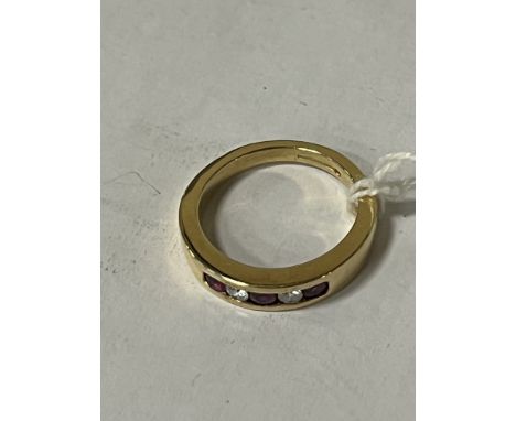 18CT YELLOW GOLD DIAMOND &amp; RUBY RING - SIZE O