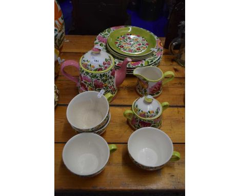 Quantity of ceramics, tea wares Garland by Spode