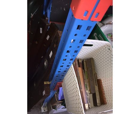 A box of smaller levels, approx. 17, makers including Elliot Lucas, Smallwood, Rabone Chesterman, Glass Developments etc. 