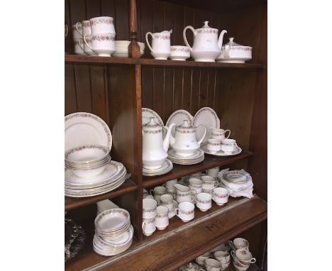 A Paragon Belinda tea and dinner service approx. 95 pieces. 