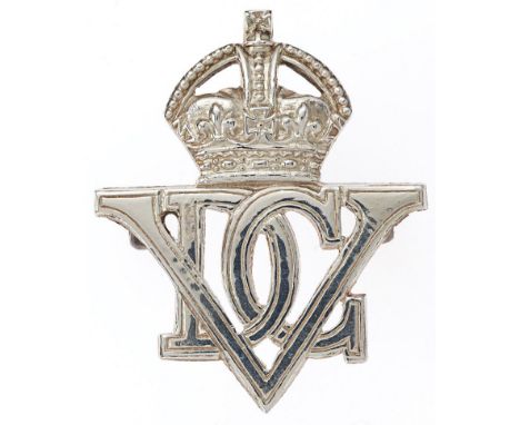 5th Royal Inniskilling Dragoon Guards 1941 HM silver WW2 cap badge.   Fine Birmingham hallmarked (R) die-cast crowned VDC mon